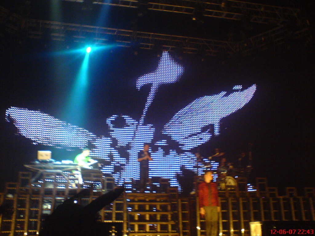 live in prague01.jpg